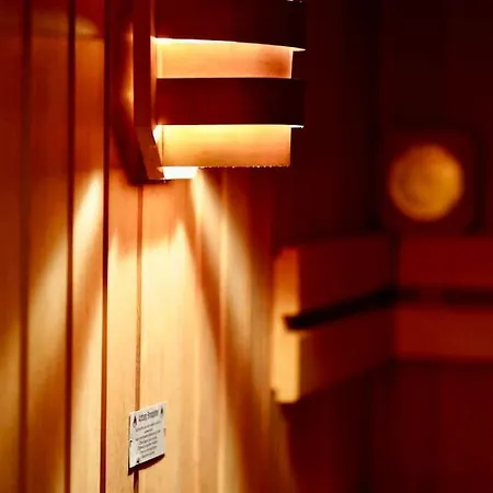 Helle Kellerwohnung Im Gruenen Mit Sauna * Kolonia