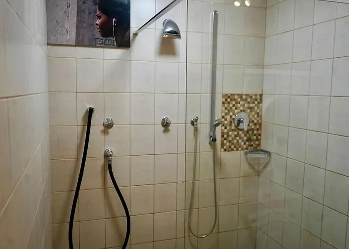 Helle Kellerwohnung Im Gruenen Mit Sauna Διαμέρισμα Κολωνία