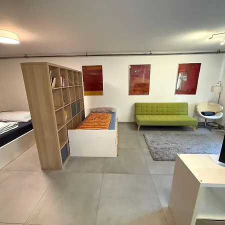 شقة Helle Kellerwohnung Im Gruenen Mit Sauna كولونيا