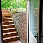 Helle Kellerwohnung Im Gruenen Mit Sauna *
